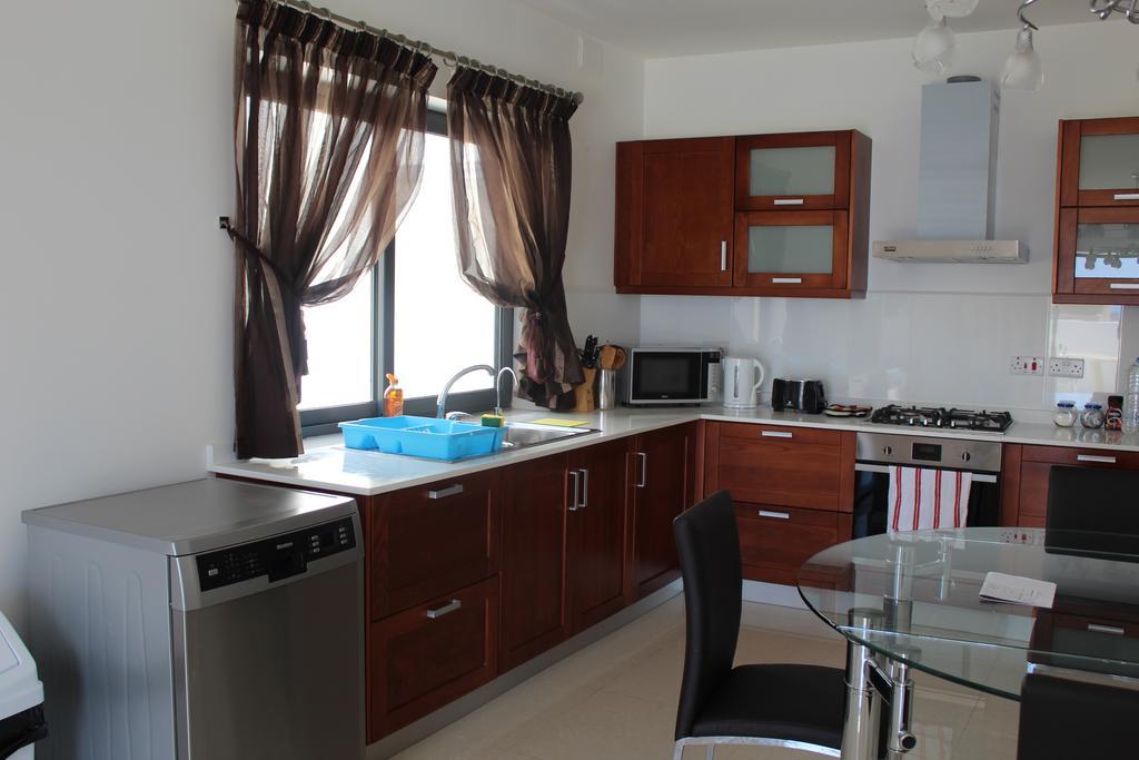 Aurora Apartment เมลลิฮา ภายนอก รูปภาพ