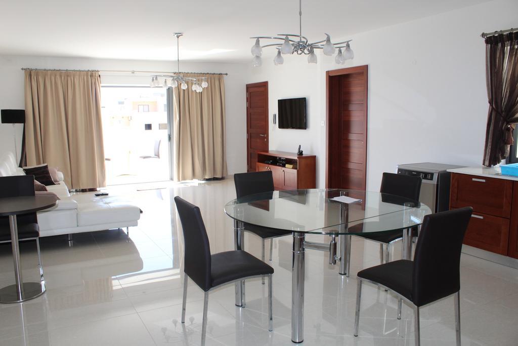Aurora Apartment เมลลิฮา ภายนอก รูปภาพ