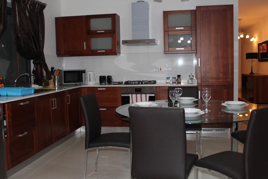 Aurora Apartment เมลลิฮา ภายนอก รูปภาพ
