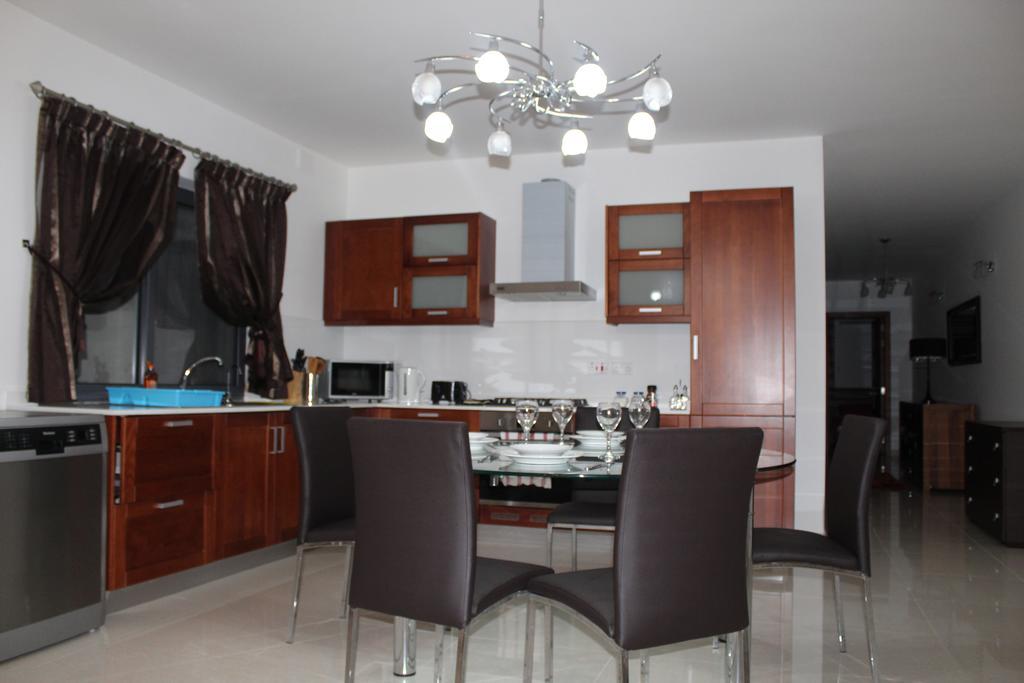 Aurora Apartment เมลลิฮา ภายนอก รูปภาพ